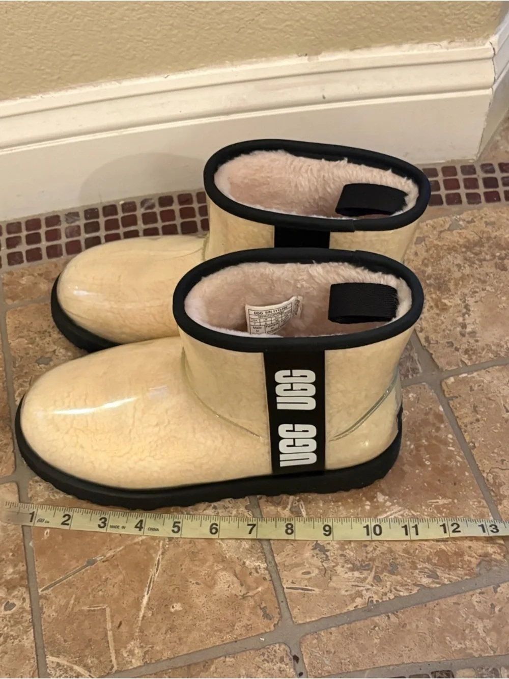 UGG Women Clear Classic Mini Waterproof Rain Boots Size 7